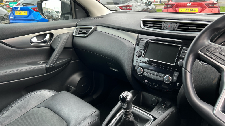 Nissan Qashqai 1.3 DiG-T Tekna 5dr Petrol Hatchback